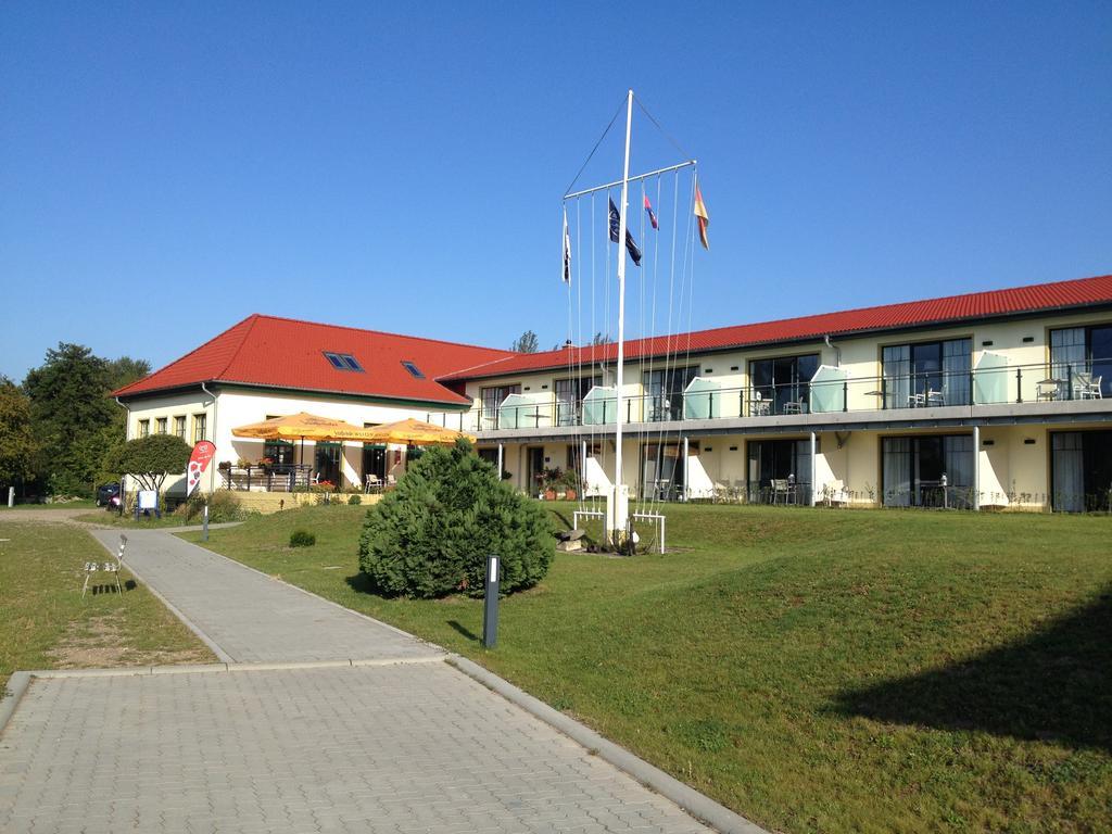 Aparthotel Am Heidensee Schwerin (Mecklenburg-Vorpommern) Exterior foto