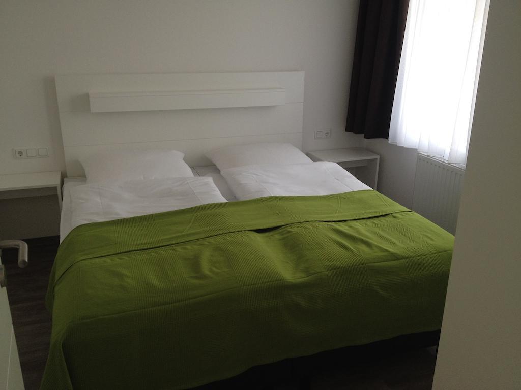 Aparthotel Am Heidensee Schwerin (Mecklenburg-Vorpommern) Quarto foto